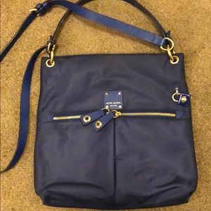 2 Henri Bendel Jetsetter Crossbody bags💙💚